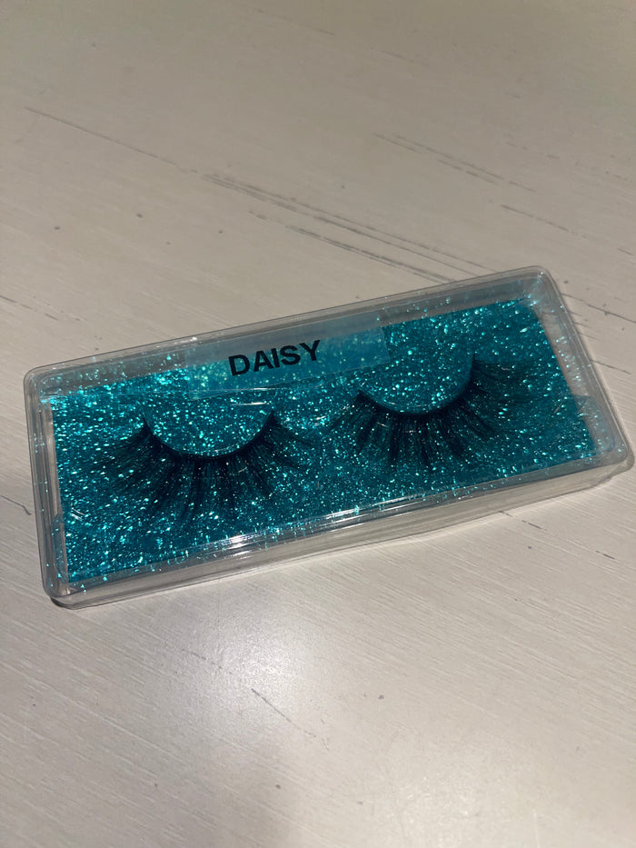 Daisy lashes