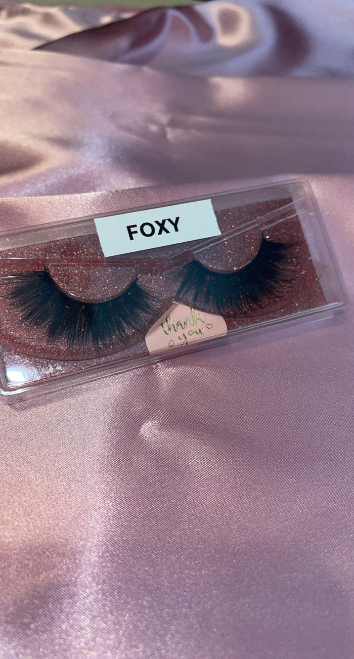 Foxy lashes