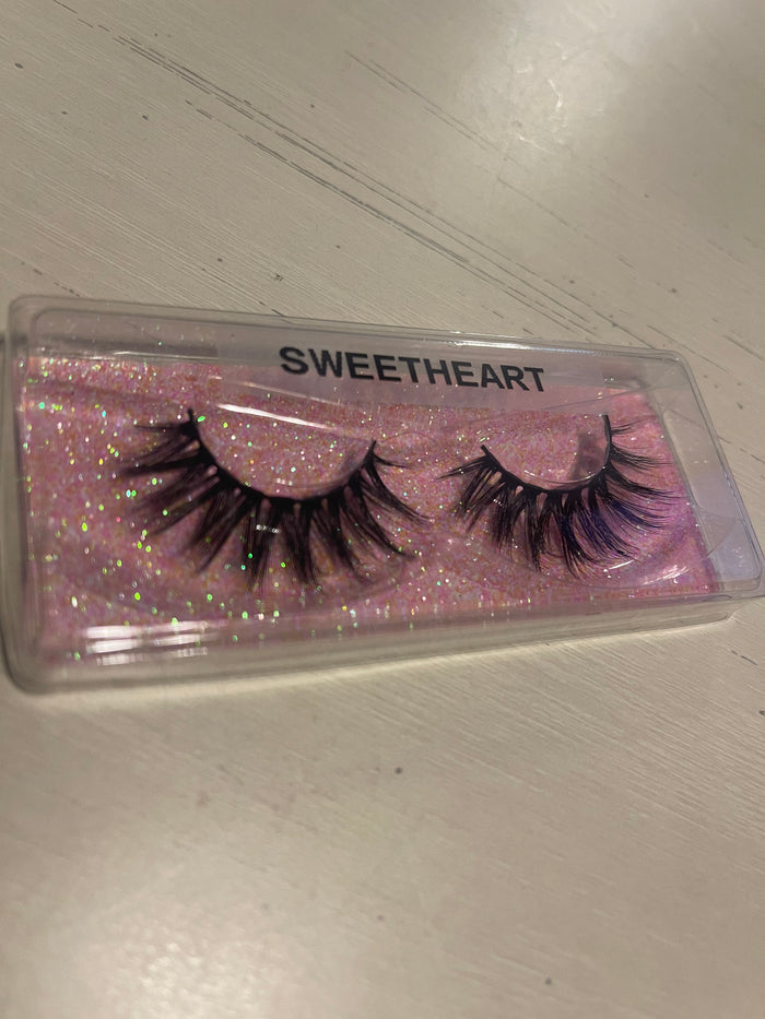 Sweetheart lashes